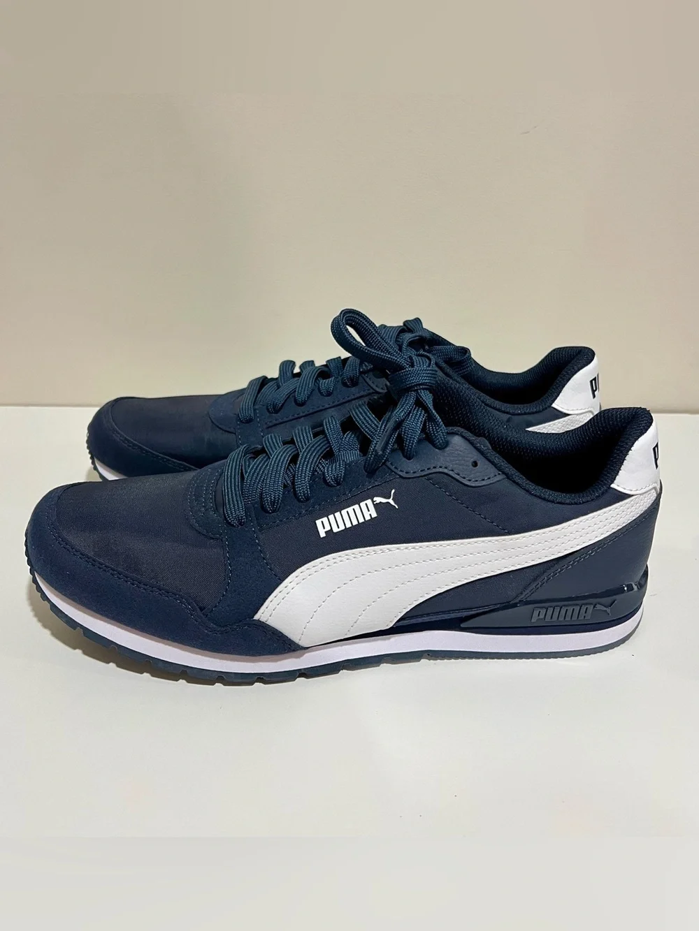 NEW Puma Men’s ST Runner V3 Navy and White Classic Sneakers